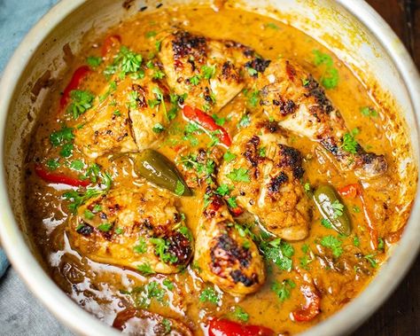 Chicken yassa Chicken Yassa, Chicken Cacciatore Easy, Caramelised Onions, Delicious Magazine, Favorite Chicken, Kitchen Corner, Delicious Dinner Recipes, African Food, Poultry Recipes