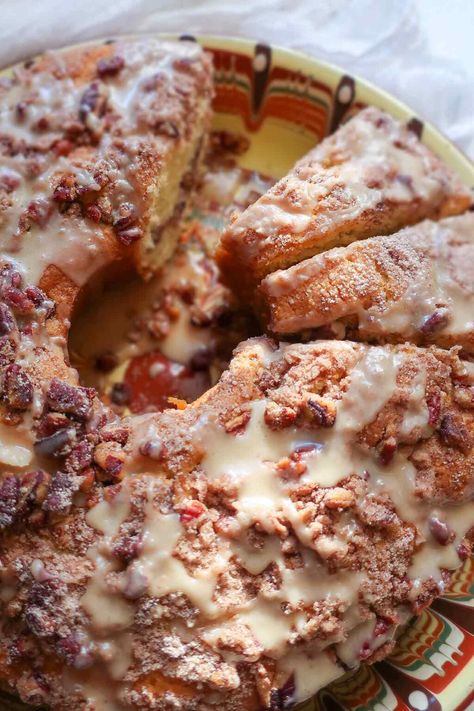 Gluten Free Sour Cream Pecan Coffee Cake - Only Gluten Free Recipes Gluten Free Coffee Cake Muffins, Gluten Free Coffee Cake Recipe, Gluten Free Yellow Cake Mix, Paleo Coffee Cake, Gluten Free Coffee Cake, Pecan Coffee Cake, Gluten Free Coffee, Keto Cakes, Moist Vanilla Cake