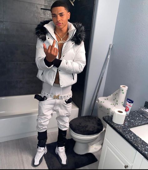 Famous Lifestyle, Sagging Pants, Thug Style, Drippy Outfit, Drip Outfit Men, Hype Clothing, Black Men Fashion Swag, Black Men Street Fashion, Fasion Outfits