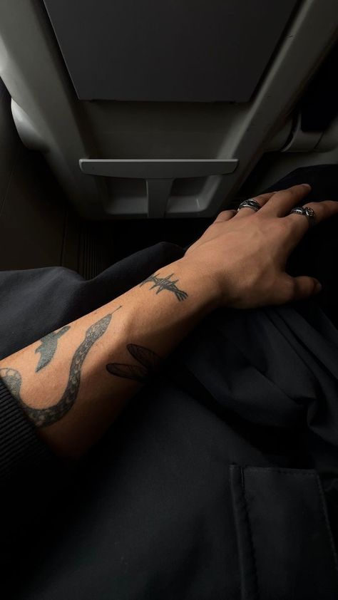 Tattoo Guy Aesthetic, Aesthetic Tattoo Men Arm, Rockstar Tattoo, Switzerland Style, Urban Photography Portrait, Mens Clothing Trends, Meaningful Wrist Tattoos, Torso Tattoos, Tattoo Inspiration Men