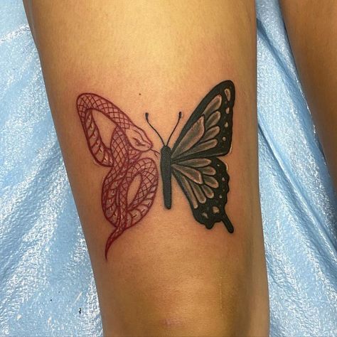 Knee Tattoos Women, Tattoo Above Knee, Simple Leg Tattoos, Butterfly Thigh Tattoo, Knee Tattoos, Butterfly Tattoo Stencil, Unique Butterfly Tattoos, Tattoos For Black Skin, Tattoos Women