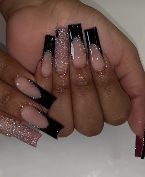 Nail Ideas Black Glitter, Light Pink Black Nails, Black Trending Nails, Extra Birthday Nails Acrylic, Nail Ideas Acrylic Black And White, Birthday Nails Sparkle Classy, Black Cute Nails Acrylic, Black And Silver Nail Inspo Acrylic, Black Glitter Birthday Nails