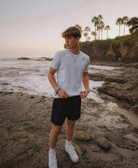 Basic White Boy Outfit, Surfer Boy Outfits, Teen Guy Outfits, He Cheated On Me, Basic White Boy, Boy Outfits Aesthetic, Outfits For Teenage Guys, He Cheated, Boys Summer Fashion