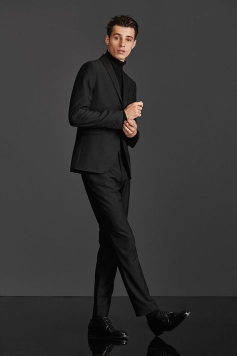 Male Model Formal Poses, Black Suit Photoshoot Men, Formal Photoshoot Men, Shooting Photo Studio, Formal Photoshoot, Male Portrait Poses, Men Poses, Black Outfit Men, Mens Photoshoot