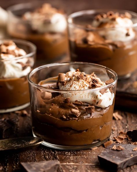 Craving a quick, sweet, but HEALTHIER treat this weekend? Give this AVOCADO CHOCOLATE MOUSSE a try! 🍫 This rich, decadent, and delicious plant-based dessert will shock you with just how GOOD it is. There's a few secret ingredients in this recipe that truly make it better than any other you've tried! Find the full recipe at 40Aprons.com, get there by clicking the link in my bio. #40aprons #plantbased #plantbasedfood #plantbasedrecipes #avocadochocolatemouse #chocolate #chocolatelover #choco... Vegan Chocolate Mousse, Avocado Chocolate Mousse, Easy Skillet Meals, Avocado Chocolate, Hearty Comfort Food, Chocolate Mousse, Healthy Ingredient, Vegan Chocolate, Healthy Treats