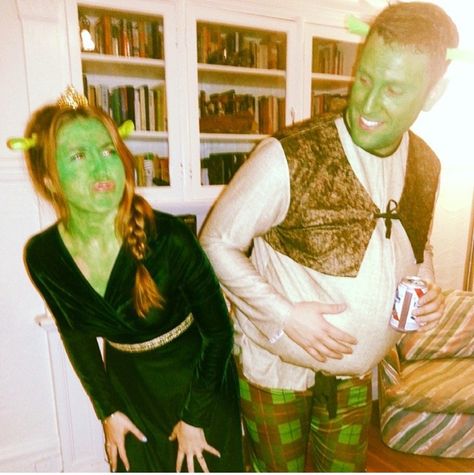 Princess Fiona and Shrek Easy Costume Ideas For Couples, Shrek And Fiona Costume, Fiona And Shrek, Fiona Costume, Easy Costume Ideas, Shrek Costume, Halloween Costumes Diy Couples, Character Halloween Costumes, Movie Halloween Costumes