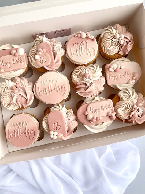 25th Birthday Cupcakes For Women, 25th Birthday Cupcakes, Pretty Cupcakes Ideas, Birthday Cupcake Ideas, Birthday Cupcakes For Women, Bday Cupcakes, Pink Dessert Tables, Butterfly Birthday Cakes, Cupcakes Birthday