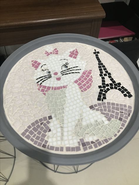 Marie Disney Table Disney Mosaic, Disney Mosaic Ideas, Mozaik Table, Mickey Mouse Stained Glass Art, Mirror Mosaic Table Top, Pink Mosaic Table, Mosaic Furniture, Mosaic Tray, Mosaic Animals