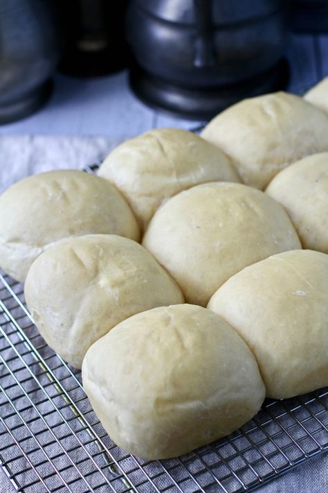 Par-baked dinner rolls that are par-baked Roasted Bread, Dinner Rolls Recipe Homemade, Sourdough Rolls, Instant Potatoes, Instant Mashed Potatoes, Homemade Rolls, Yeast Breads, Recipe Generator, Baked Dinner