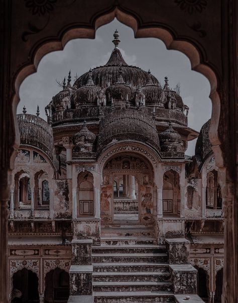 Indian Royalty Aesthetic Wallpaper, Desi Royalty Aesthetic, Indian Culture Aesthetic Wallpaper, India Aesthetic Background, Sanskriticore Aesthetic, Indian Aesthetic Architecture, Egyptian Royalty Aesthetic, Black Indian Aesthetic, Indian Aesthetic Wallpaper Laptop