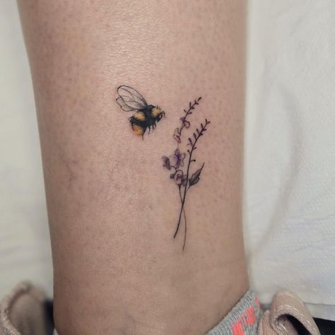 Brian | TINY flower & bees . . . #beetattoo#flowertattoo#colortattoo#finelinetattoo#tattoo#tattoolove | Instagram Bee And Lily Tattoo, Bee On A Flower Tattoo, Honey Bee Drawing Simple, Fuzzy Bee Tattoo, Bee Tattoo With Flowers, Bumble Bee Tattoo Flowers, Realistic Bee Tattoo, Honeybee Tattoo, Tiny Flower Tattoo