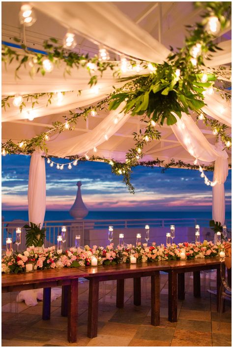 Don CeSar Wedding on the South Terrace, planned by Tres Chic Southern Weddings, Flowers by FH Events || The Ganeys Tropical Florida Wedding, Rustic Wedding Decorations, Wedding Venues Beach, St Pete Beach, Beach Wedding Decorations, Southern Weddings, Salou, Texas Hill Country, Tropical Wedding