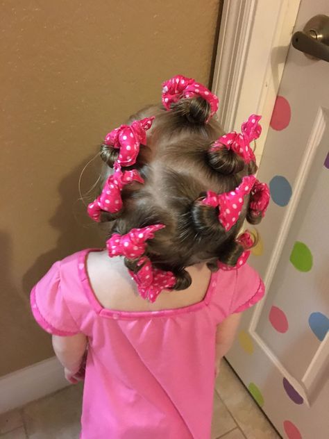 How To Curl Toddler Hair, Curling Toddler Hair, Curling Fine Hair, Heatless Curls Tutorial, Heartless Curls, Sock Curls, Ribbon Curls, Curl Tutorial, Curling Hair