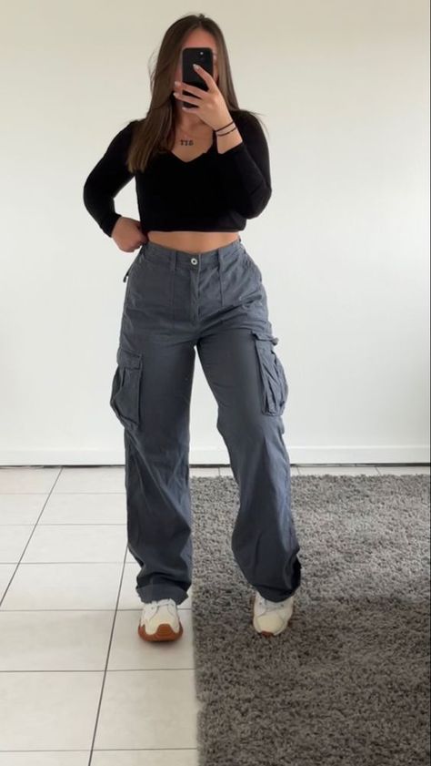 Rate This Cargo pants outfit From ⭐1~10. SAVE & FOLLOW i will update everyweek. Grey Bershka Cargo, Petite Cargo Pants Outfit, Cargo Pants Outfit Petite, Cargo Pants Outfit Gray, Cargo Grey Pants Outfit, Jogger Gris Outfit, Grey Cargo Jeans Outfit, Cargo Baggy Pants Outfit, Grey Cargo Pants Outfit Winter