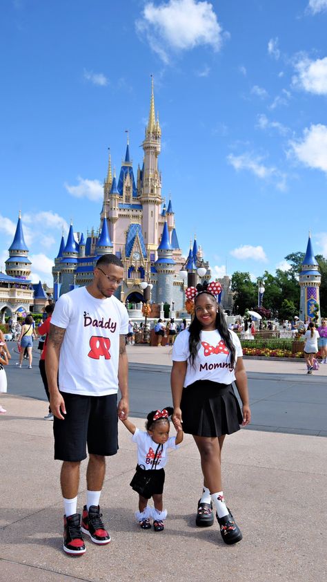 🩰✨ (@HighlyfavoredNn) on X Disney World With Baby, Matching Family Disney Outfits, Family Disney Outfits, Disney World 2024, Disney Family Outfits, Family Shoes, Vans Disney, Disney 2024, Vision Board Images