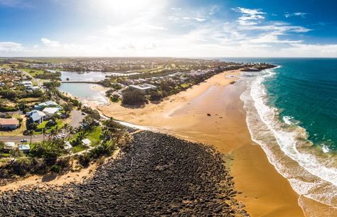 15 Best Things to Do in Bundaberg (Australia) - The Crazy Tourist Bundaberg Australia, Bundaberg Rum, Alexandra Park, Australian Parrots, Great Barrier Reef, History Museum, Queensland, Bird Species, Travel Inspo