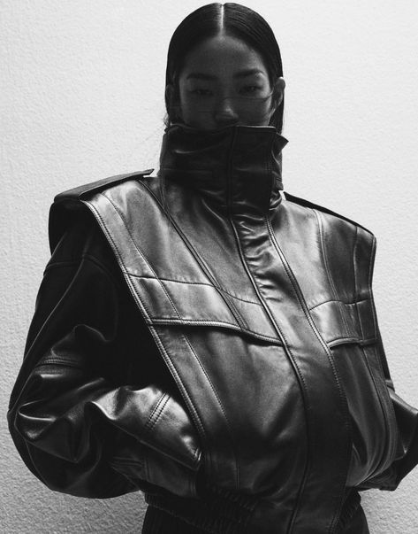 Looks Hip Hop, Ropa Upcycling, Vinyl Fashion, Juun J, Futuristic Fashion, Mode Inspo, Looks Style, Mode Inspiration, Large Fashion