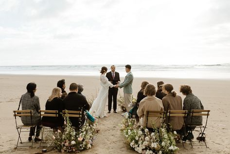 Neahkahnie-Oregon-Coast-Micro Wedding-bride-and-groom-at-ceremony Beach Ceremony Ideas, Coastal Elopement, Oregon Coast Elopement, Modern Wedding Ceremony, Coast Fashion, Coast Elopement, Wife To Be, Wedding Ceremony Inspiration, Wedding Stories