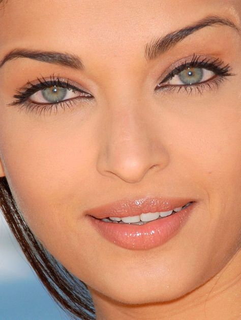 Beautiful eyes. ऐश्वर्या राय, Most Beautiful Eyes, Aishwarya Rai Bachchan, Mangalore, Aishwarya Rai, Beauty And Fashion, Pretty Eyes, India Beauty, Cool Eyes