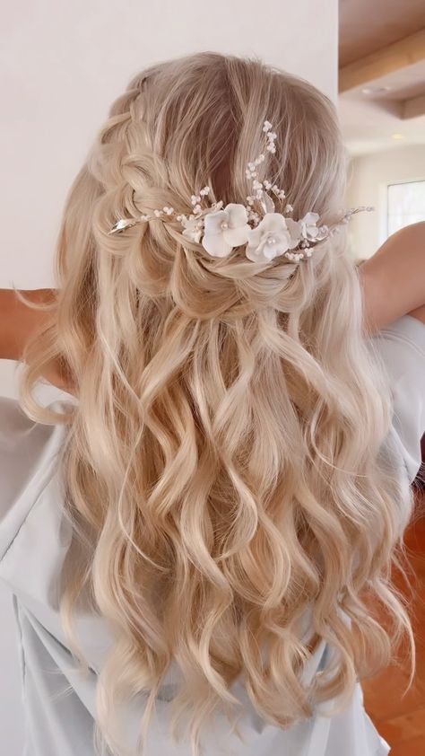 Bridal Hairpiece Half Up, Bride Hairstyles Half Up Half Down Veil, Bridal Hair Half Up Half Down, Bridesmaids Hairstyles, Blonde Wedding Hair, Blonde Bride, Jay Kay, Ball Hair, Matric Dance