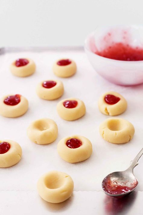 Jam Drops Recipe, Jam Drop Biscuits, Jam Drops, Cake Stall, Tea Snacks, Heirloom Recipes, Biscuit Cake, Morning Tea, Raspberry Jam