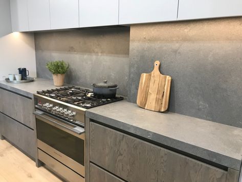 Caesarstone UK on Twitter: "4033 Rugged Concrete #quartz #worktops captures the aesthetic of poured concrete without the drawbacks. This exploration of the industrial trend from Kate Feather Kitchen Design showcases the urban appeal of Rugged Concrete. https://t.co/RkmS6pXD3D #kitchendesign #interiordesign… https://t.co/kMQy1bRlMo" Quartz Worktops, Quartz Surfacing, Poured Concrete, Latest Design Trends, Kitchen Trends, Wall Cladding, The Urban, Showcase Design, Latest Design