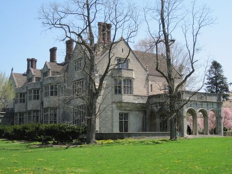 coe hall mansion - Yahoo Image Search Results New York Places To Visit, New York Places, Golden Coast, English Tudor, Oyster Bay, Long Island Ny, The Great Gatsby, Nassau, Been There Done That