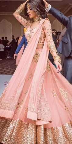 Gowns Dresses Indian Receptions, Modern Sari, Gowns Dresses Indian, Bridal Hairstyle Indian Wedding, Indian Wedding Dresses, Indian Wedding Gowns, Gold Wedding Dress, Sari Dress, Pink Wedding Dresses