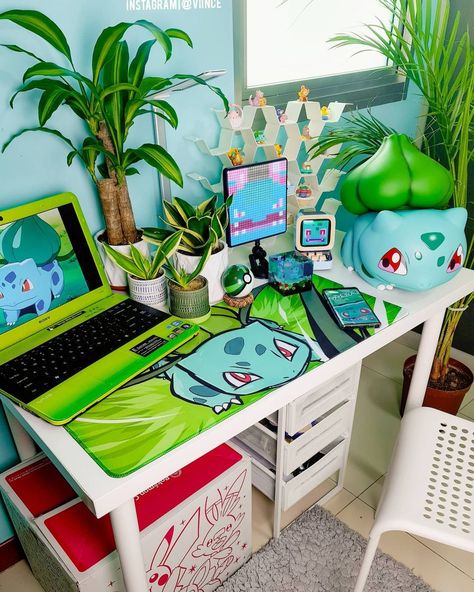 Pokemon Gaming Room, Pokemon Swag, Gamer Living Room, Kawaii Rooms, Pokemon Bedroom, Card Room, Games Room Inspiration, Pokemon Room, Green Pokemon