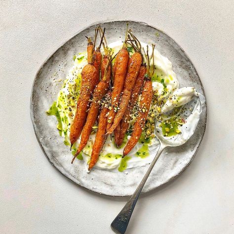 @ottolenghi Ottolenghi Roasted Carrots, Ottolenghi Carrot Recipes, Dukkah Recipe Dishes, Grilled Carrots Recipes, Carrot Top Recipes, Dukkah Recipe, Raisins Recipe, Otto Lenghi, Roast Carrots