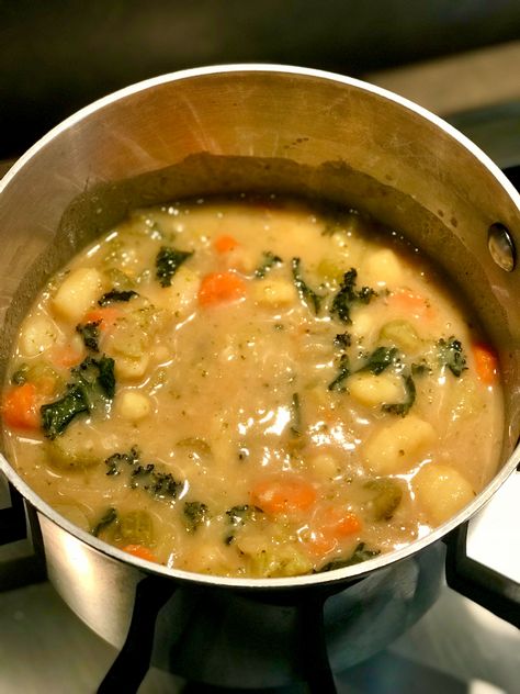 Soup Recipes Beef, Broth Soup Recipes, Chicken Broth Recipes Soup, Bone Broth Soup Recipes, Bone Broth Benefits, Bone Broth Diet, Bone Broth Soup, Broth Soup, Soup Ingredients