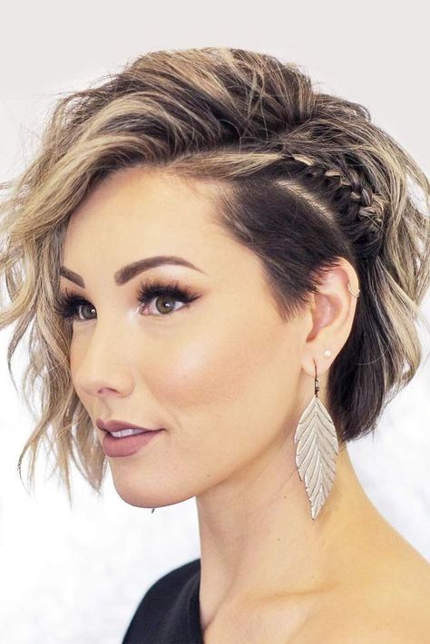 Dunner Wordend Haar, Short Brown Hair, Cute Braided Hairstyles, Short Braids, Penteado Cabelo Curto, Side Braid, Undercut Hairstyles, Short Hair Updo, Hair Updo