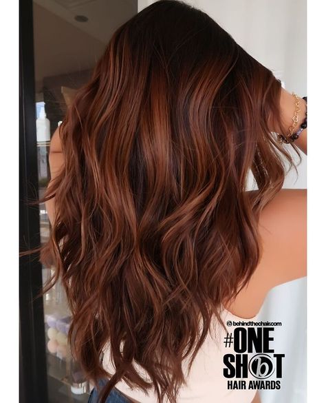 Fashion Bax Bright Copper Highlights, Chocolate Cherry Brown Hair Balayage, Dark Root Red Balayage, Dark Root Copper Balayage, Autum Hair Color Ideas Brown, Cowboy Copper Highlights, Copper Brown Hair Balayage, Autum Hair Colours, Brown And Red Balayage