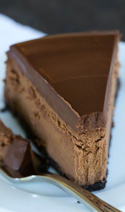 Chocolate Lover’s Cheesecake No Bake Chocolate Cheesecake, Chocolate Cheesecake Recipes, Baked Cheesecake Recipe, Chocolate Cheesecake, Chocolate Lover, Food Cakes, Food Processor, Eat Dessert, Decadent Desserts