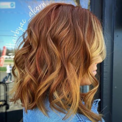 Copper Brown Hair With Golden Blonde Highlights Auburn Red Hair Color, Copper Brown Hair Color, Copper Blonde Hair Color, Copper Brown Hair, Red And Blonde, Copper Blonde Hair, Auburn Balayage, Strawberry Blonde Highlights, Strawberry Blonde Hair Color