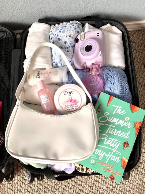 What's In My Carry On, Pack My Carry On With Me, Pack Light For Travel, Capsule Packing, Light Packing Tips, Road Trip Kit, Travel Packing Essentials, Minimalist Packing, Youth Photos