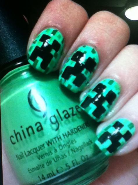 Minecraft creeper nails!!These are the best for when playing minecraft!! Minecraft Nails, Nail Art For Kids, China Nails, Nail Art Pictures, Super Cute Nails, Nail Time, Nails For Kids, Nail Polish Designs, Cute Nail Art