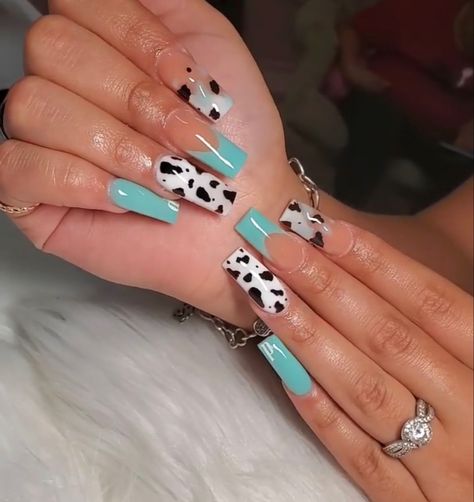 Western Style Nails, Country Acrylic Nails, Rodeo Nails, Cowboy Nails, Country Glam, Glitter Tip Nails, Western Nails, Country Nails, Cow Nails