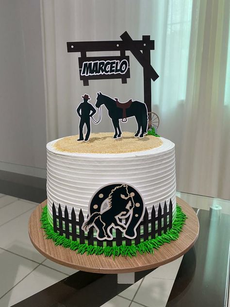 Cowboy Cake Design, Western Cake Toppers, Cowboy Birthday Cakes, Horse Cake Toppers, Horse Birthday Cake, Cowboy Cakes, Cowboy Theme Party, Teen Cakes