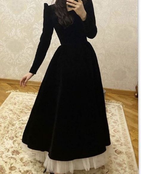 Velvet Black Dress Long, Black Gown Long Sleeve, Black Velvet Dress Outfit, Long Velvet Dress, Velvet Dress Long, Tulle Ball Gown, Evening Dresses Elegant, Black Party, Modest Fashion Outfits