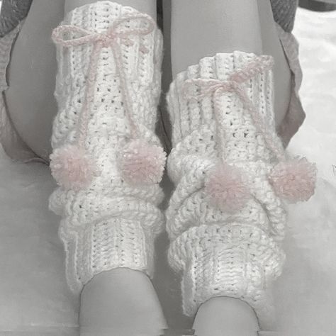 Fruits Basket Crochet, Coquette Crochet, Crochet Leg Warmers, 일본 패션, Crochet Fairy, Look Retro, Kawaii Crochet, Crochet Tutorials, Crochet Fashion Patterns