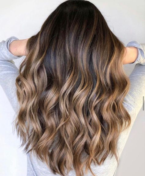 Winter Hair Colors, Rambut Brunette, Gorgeous Hair Color, Dark Hair With Highlights, Brunette Balayage Hair, Brown Hair Balayage, Brown Balayage, Winter Hair Color, Balayage Brunette