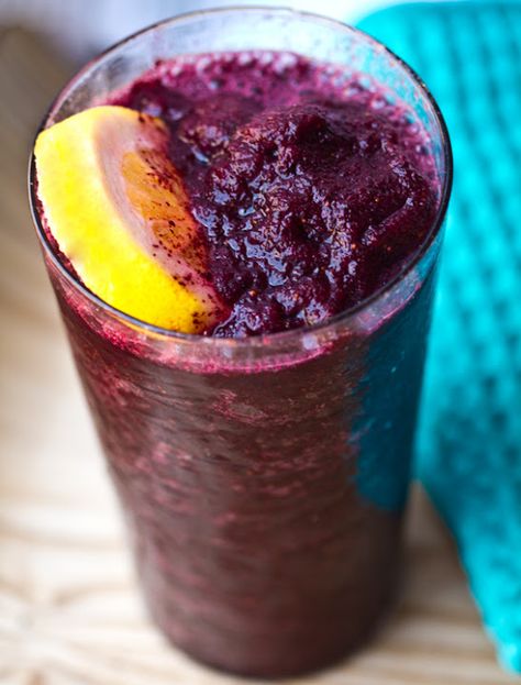 Blueberry Coconut Water Frosty... Blueberry Water, Coconut Water Smoothie, Coconut Water Benefits, Healthy Happy Life, Smoothie Shakes, Frozen Blueberries, Smoothie Drinks, Frozen Banana, Non Alcoholic Drinks