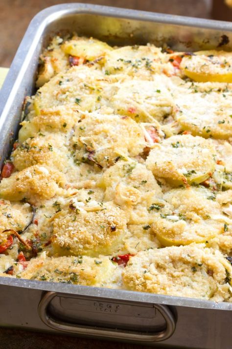 Herby Potato And Tomato Casserole | 12 Tomatoes Tomato Casserole Recipes, Veggies Ideas, Tomato Casserole, Cracker Barrel Fried Apples, Herbed Potatoes, Marinated Cucumbers, Baked Tomatoes, Fried Apples, Potato Dishes