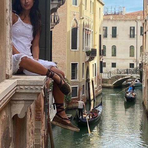 Interailling Europe Aesthetic, Interrailing Europe Aesthetic, Interrail Aesthetic, Venice Italy Aesthetic, Portugal Summer, Italy Vibes, Europe Aesthetic, Living In Italy, Italy Summer