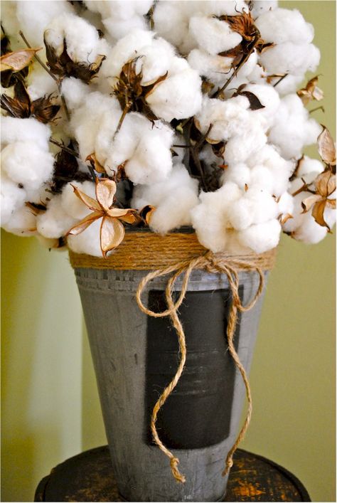 Decorating with Cotton ... Anyone who knows me, knows this would be my worst nightmare! Cotton Bouquet, Cotton Branches, Wedding Branches, Cotton Decor, Cotton Boll, Etsy Inspiration, Holiday Centerpieces, Down South, Arte Floral