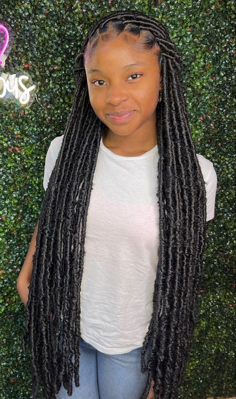 Mid Back Soft Locs, 13 Hairstyles, Box Braid Hair, Locs Styles, Faux Locs Hairstyles, Hair Diy, Protective Hairstyles Braids, Pretty Braided Hairstyles, School Hairstyles