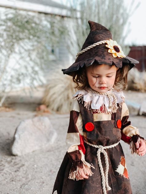 #Halloween #costume #scarecrow #makeup #toddler #october Halloween Costume Scarecrow, Scarecrow Makeup, Scarecrow, Fall Halloween, Scream, Halloween Costume, Victorian Dress, Prom, Halloween