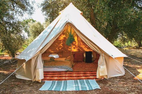 Sibley Bell Tent Series Comparison- Canvas Tents - CanvasCamp Glamour Camping, Yurt Camping, Yurt Tent, Tenda Camping, Chobe National Park, Tent Set Up, Go Glamping, Bell Tent, Camping Bed