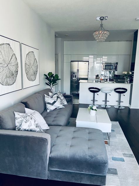 Apartment Living Room Grey And White, Industrial Chic Living Room, Fabulous Living Room Decor, Chic Living Room Design, Living Room Wallpaper, Crib Decor, Urban Living Room, Room Decor Living Room, Girl Apartment Decor